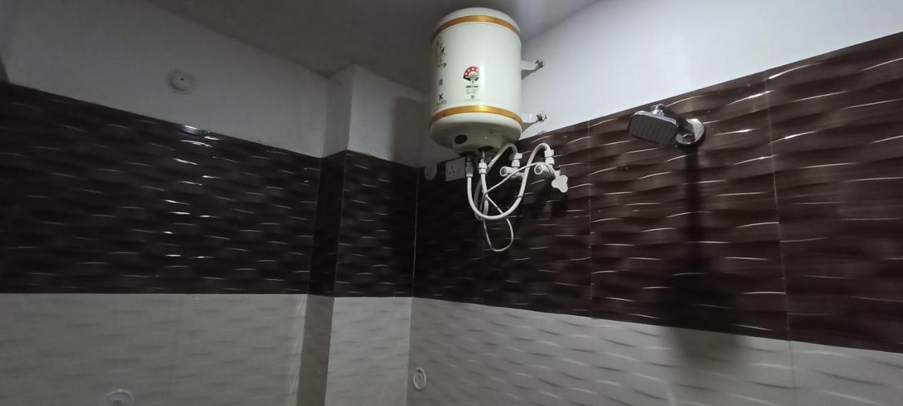 Sainik Guest House 500Mtr From Medanta Hospital Lucknow Buitenkant foto