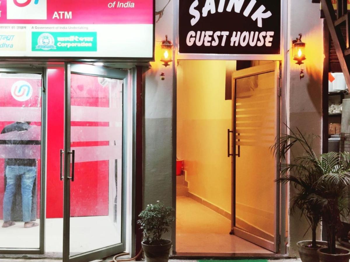 Sainik Guest House 500Mtr From Medanta Hospital Lucknow Buitenkant foto