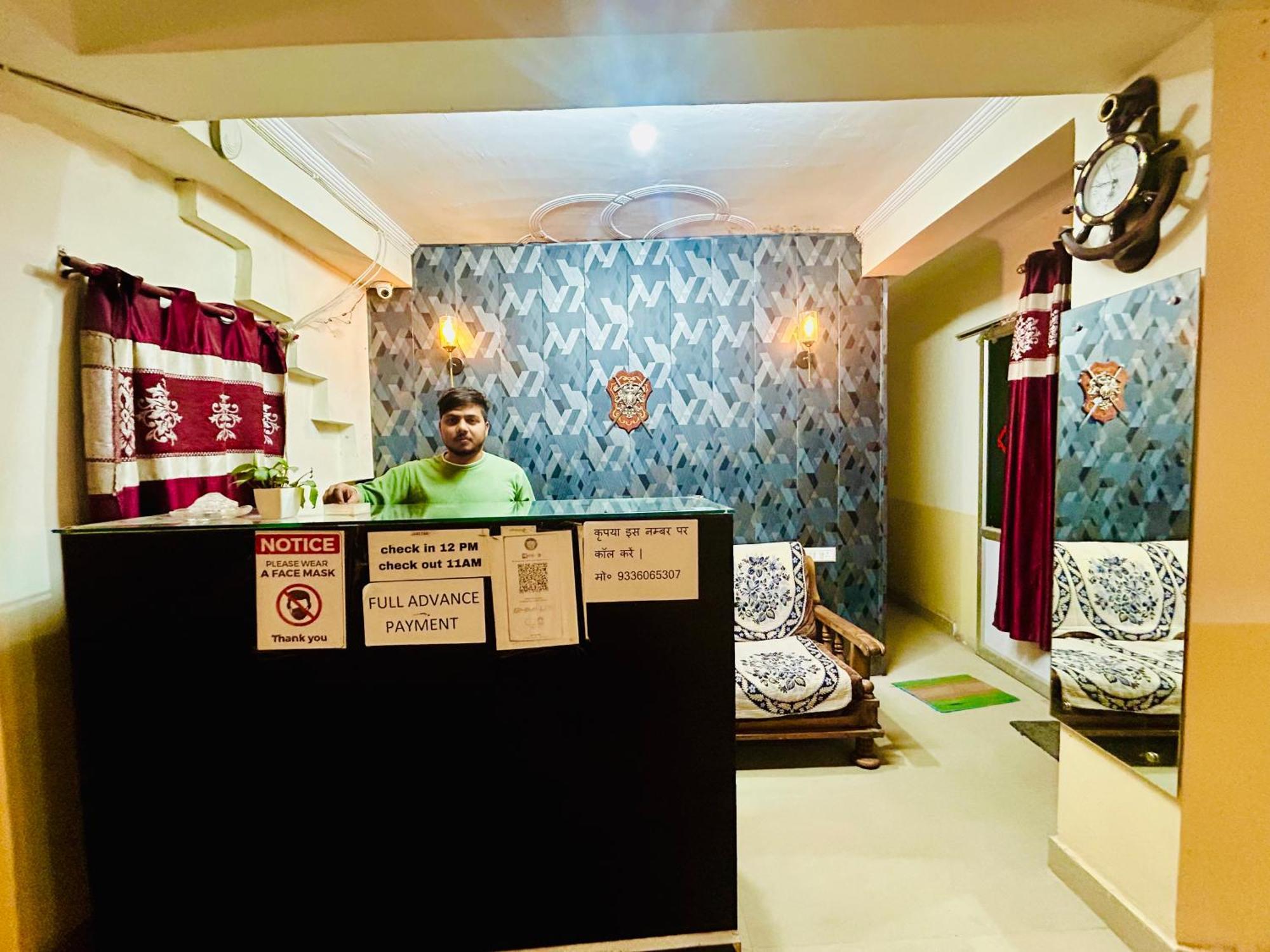 Sainik Guest House 500Mtr From Medanta Hospital Lucknow Buitenkant foto