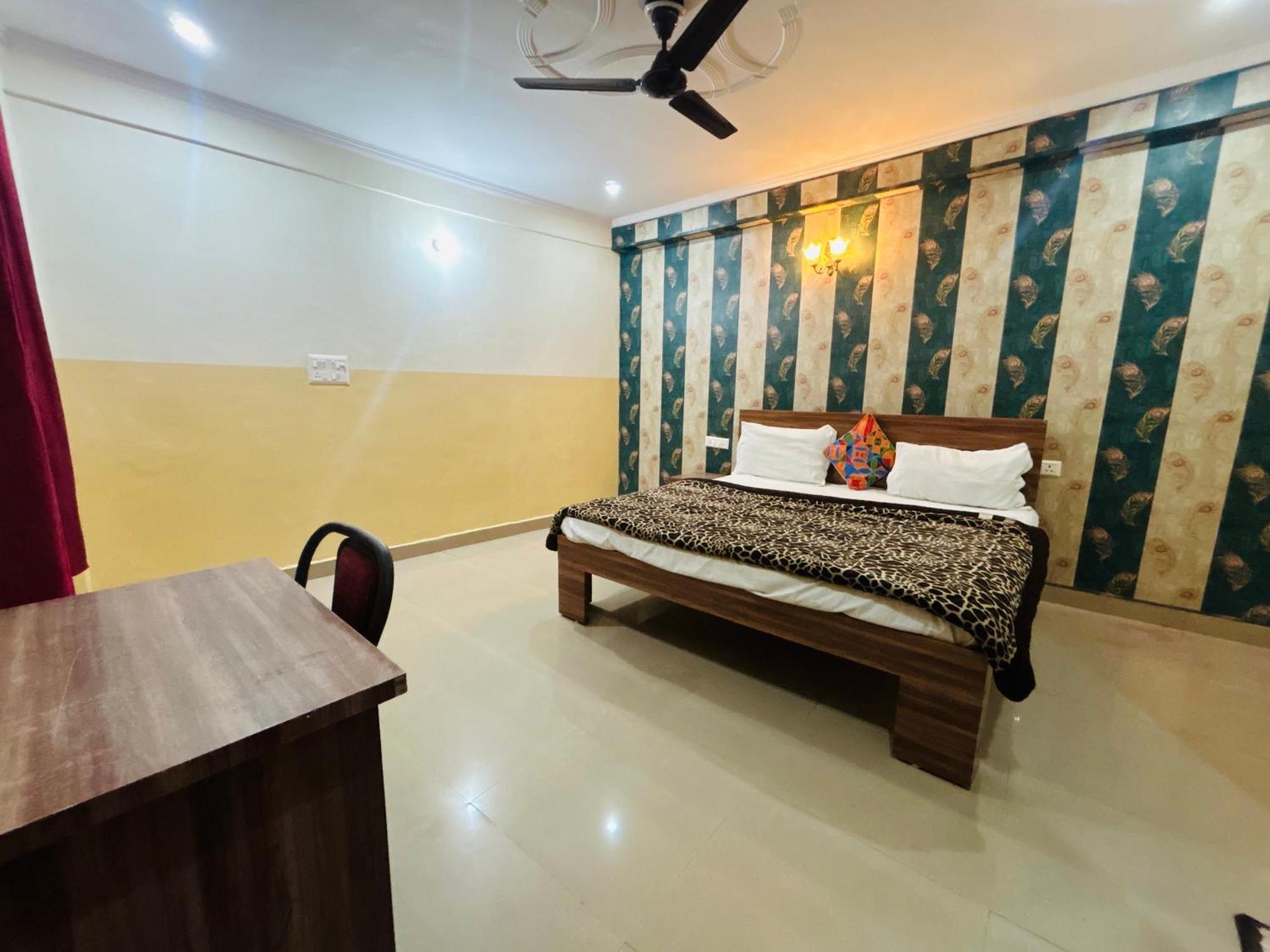 Sainik Guest House 500Mtr From Medanta Hospital Lucknow Buitenkant foto
