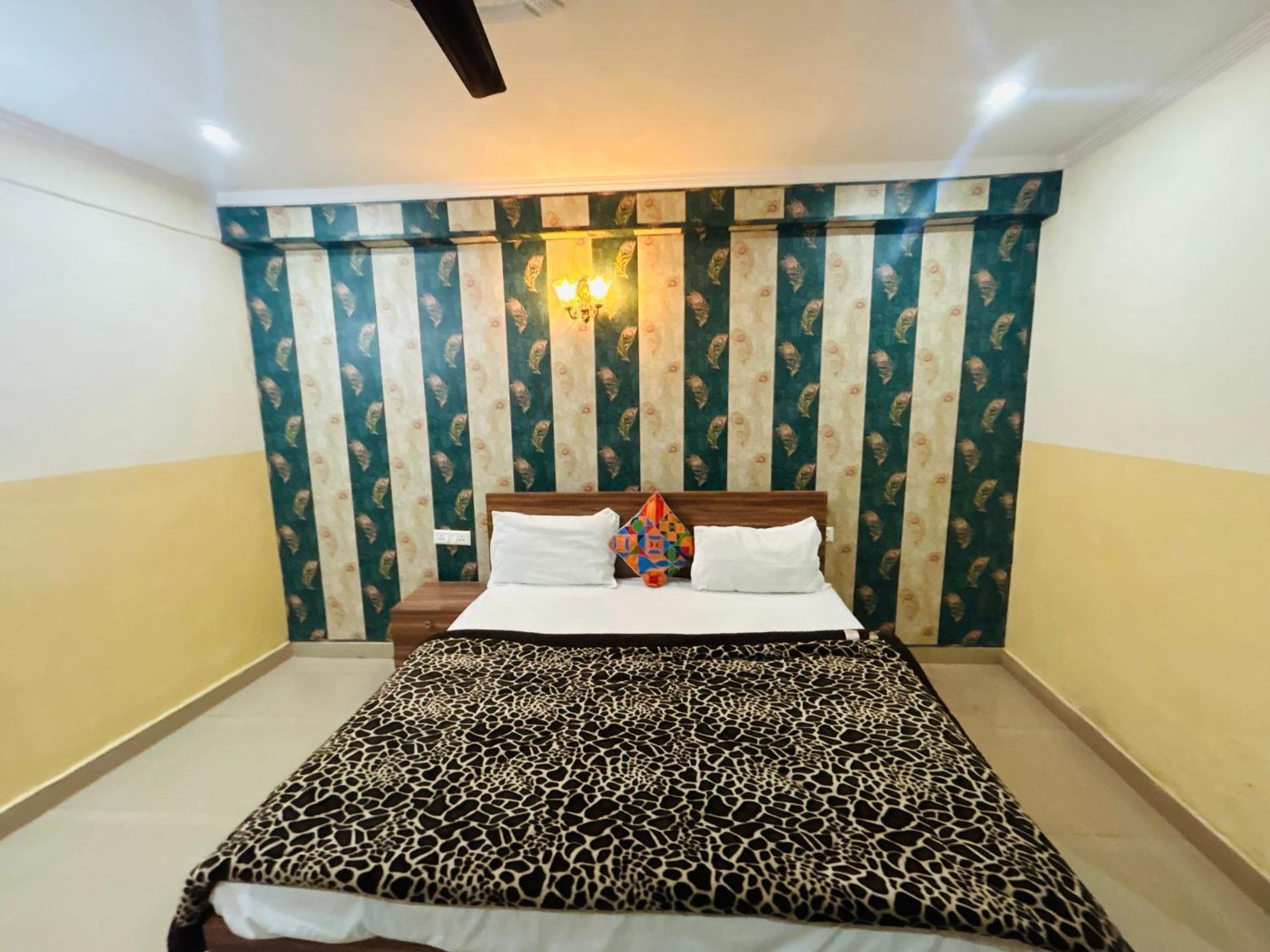 Sainik Guest House 500Mtr From Medanta Hospital Lucknow Buitenkant foto