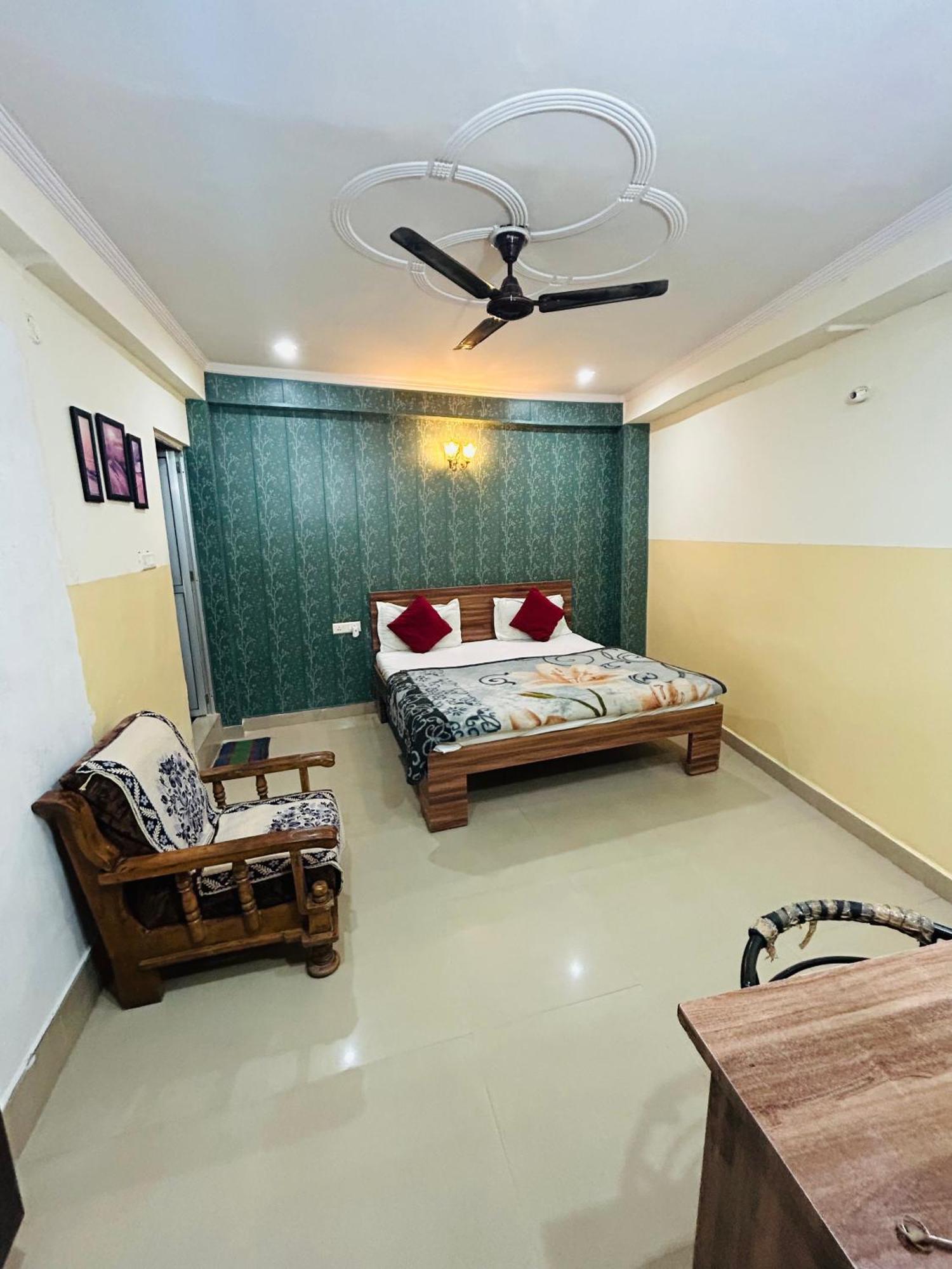 Sainik Guest House 500Mtr From Medanta Hospital Lucknow Buitenkant foto