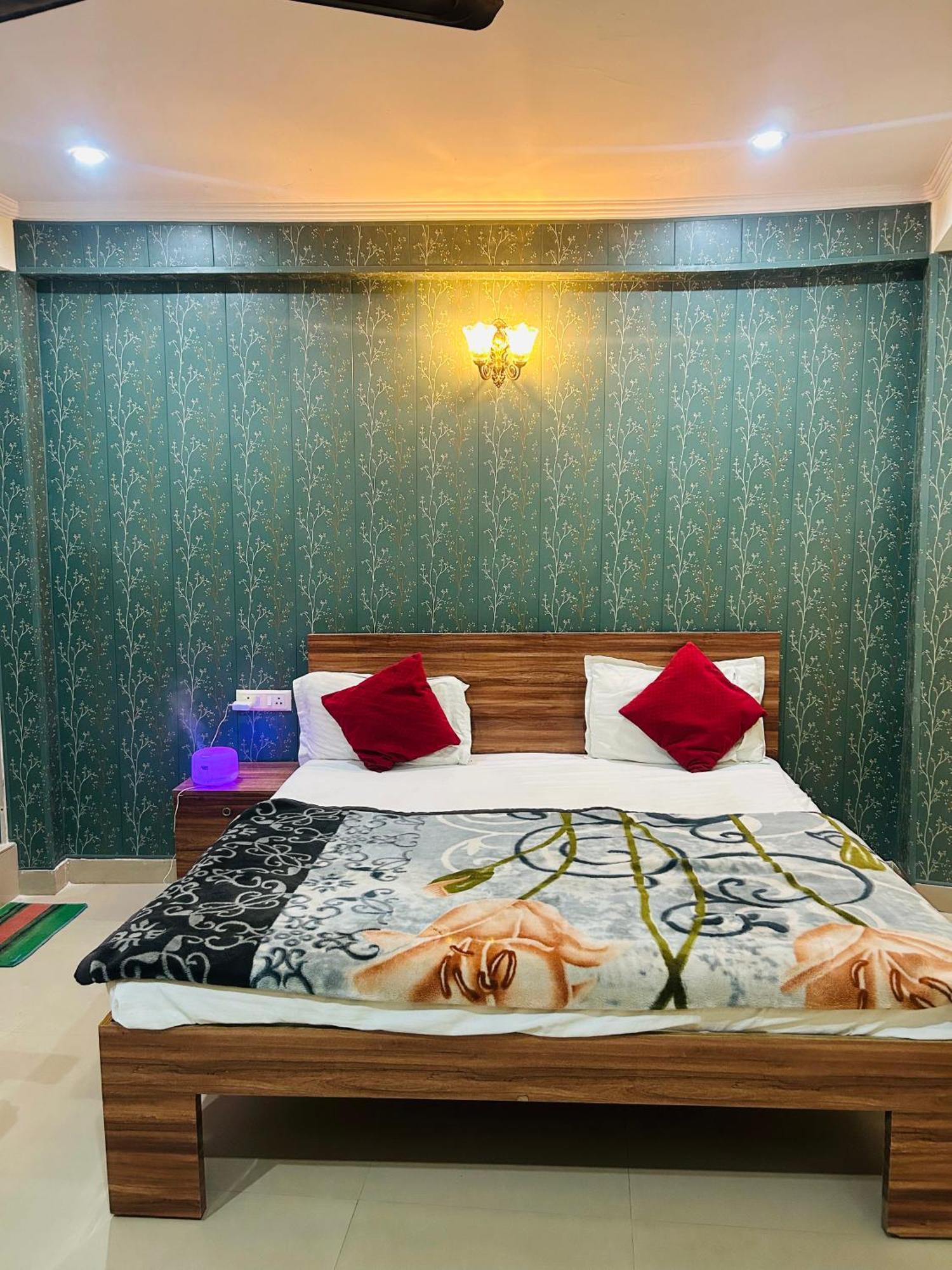 Sainik Guest House 500Mtr From Medanta Hospital Lucknow Buitenkant foto